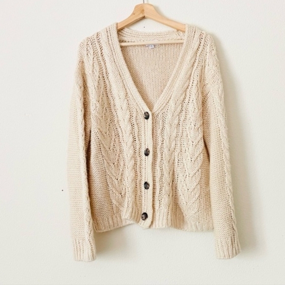 525 America Sweaters - EUC 525 America Cozy Cream Cable Knit Cardigan